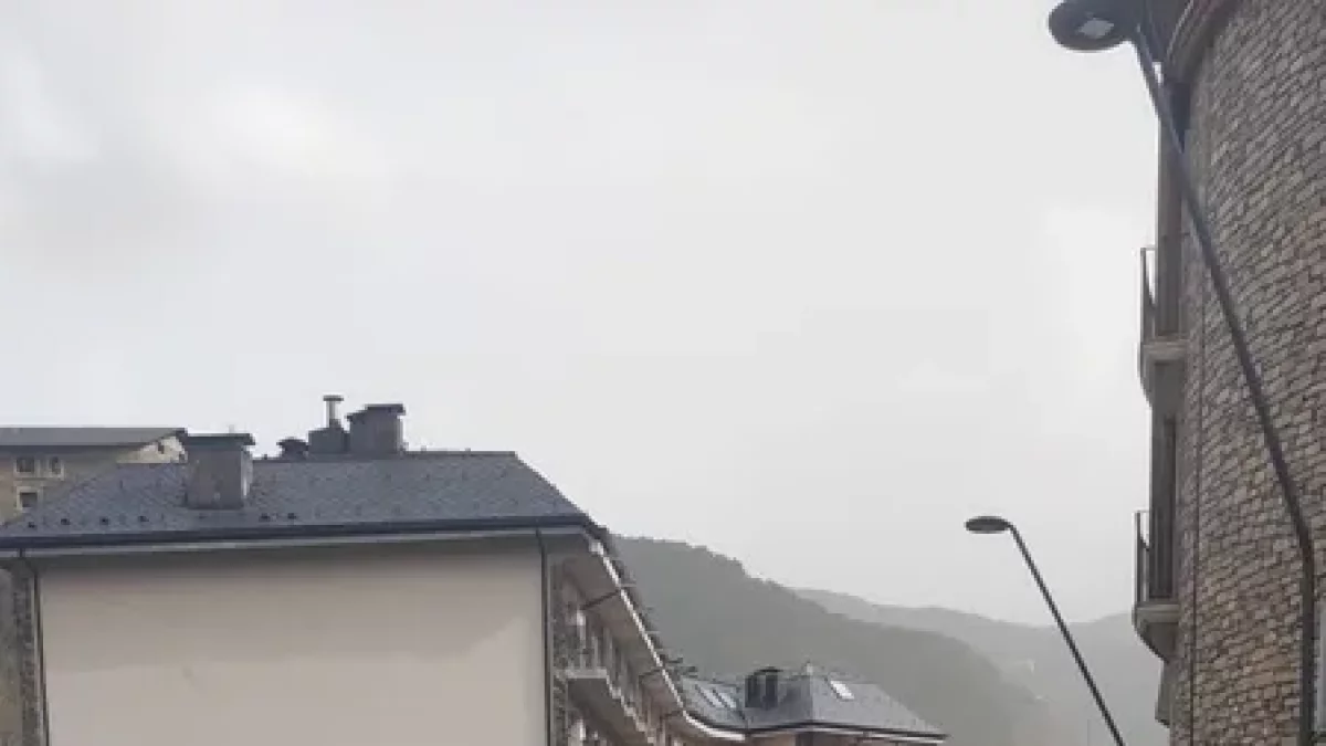 Cuatro heridos al chocar un autobús con un restaurante en Andorra