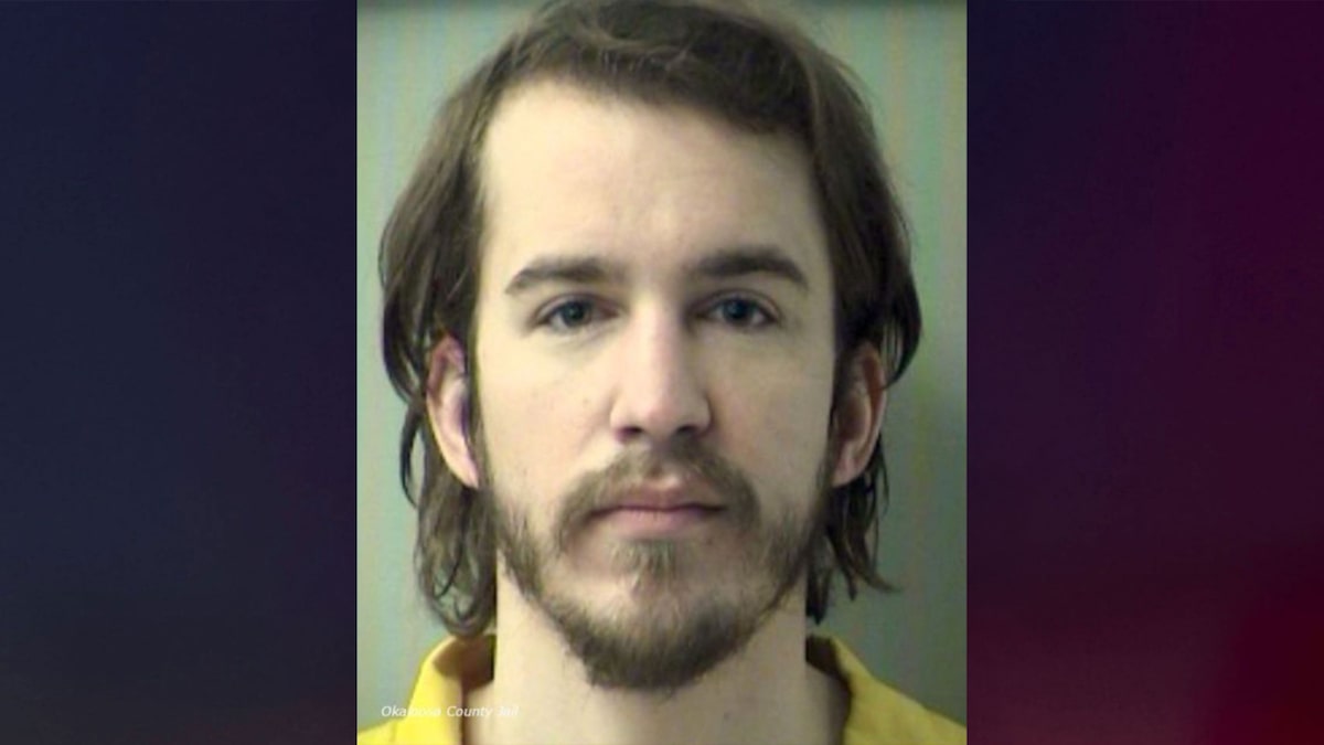 Ex-Marine sentenced to life behind bars for fatally shooting his parents, 2 dogs