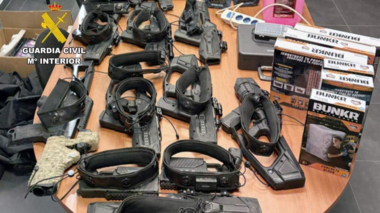 Desarticulada banda de ladrones de pistolas láser en Lorca: Guardia Civil recupera material robado por valor de 11.000 euros
