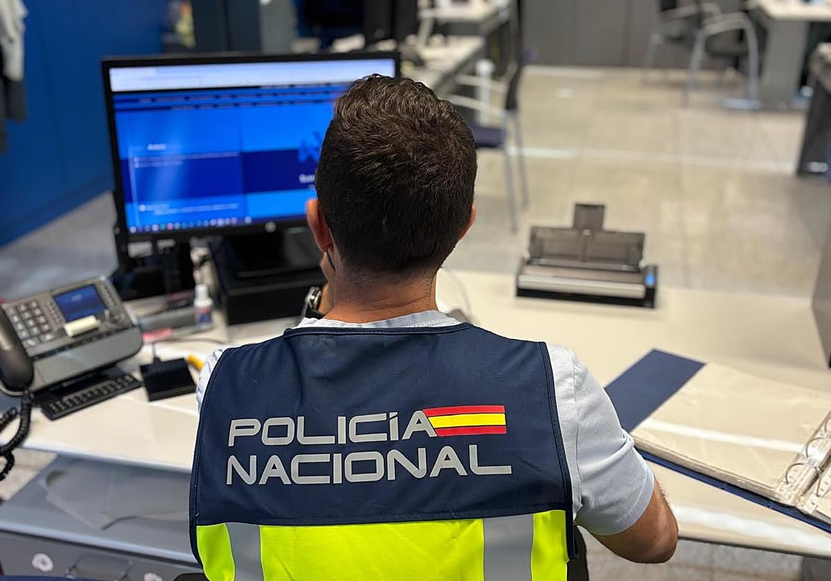 Desarticulada red de estafadores tras sofisticada estafa bancaria en Miranda de Ebro: sustrajeron 30.000 euros mediante técnicas de ingeniería social.