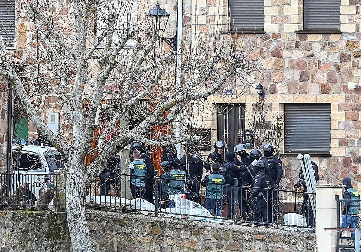Detenido tras secuestrar a un taxista y atrincherarse durante doce horas en un pueblo de Burgos