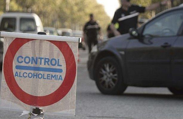 Conductor ebrio y drogado detenido en Barajas