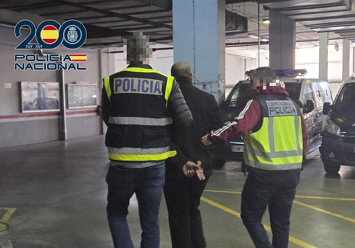 Detenido por agresiones sexuales a dos jóvenes, uno de los cuales logró huir del vehículo en marcha
