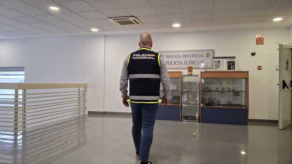 Estafa más de 5.500 € en falsas reservas de alquiler de pisos