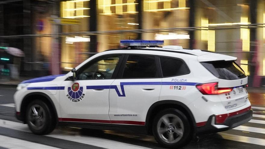 Detienen a un hombre por apuñalar a su hermano en Ermua