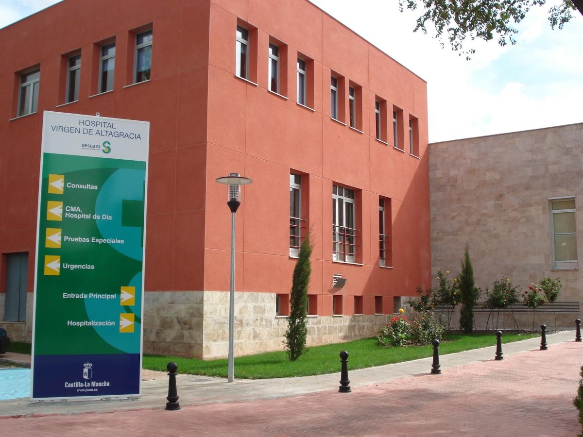 Dos mujeres afectadas por inhalación de humo tras el incendio de un edificio en Manzanares