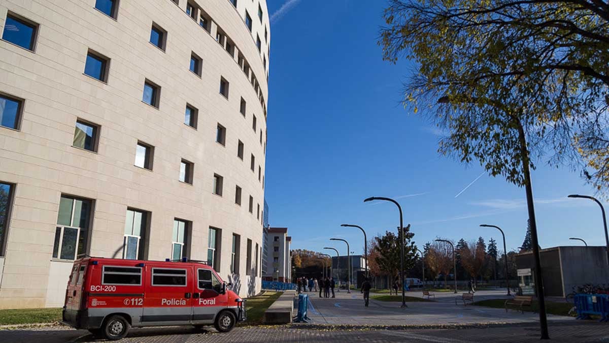 Condenado en Navarra un colombiano por incendiar un garaje con personas dentro tras robar en 18 coches