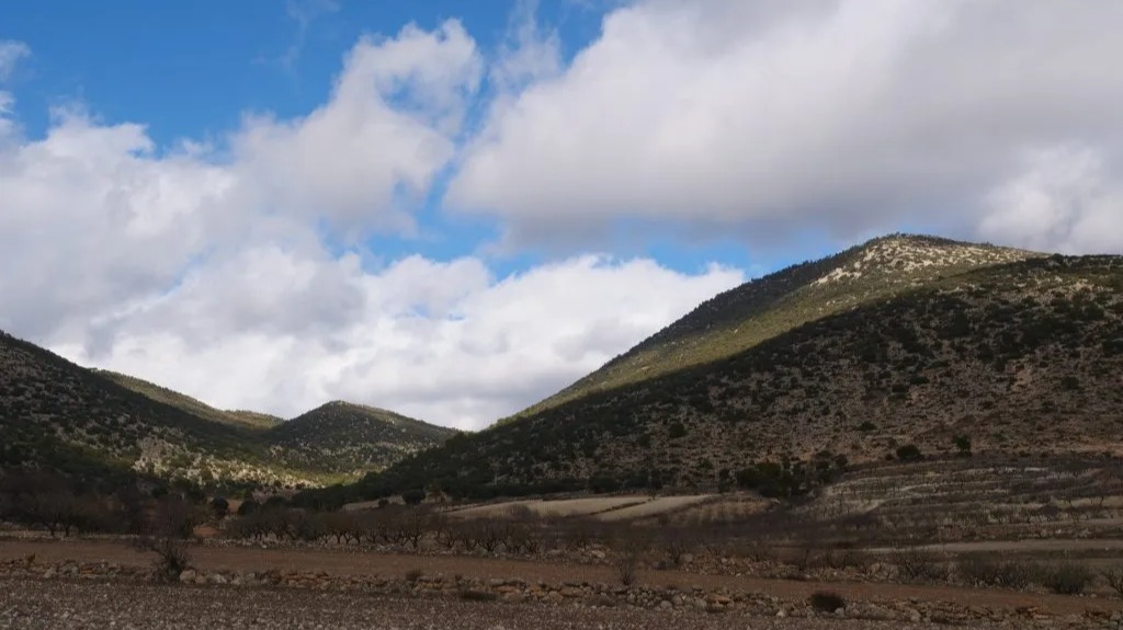 Rescatan a un excursionista desorientado en macizo de Revolcadores, en Moratalla