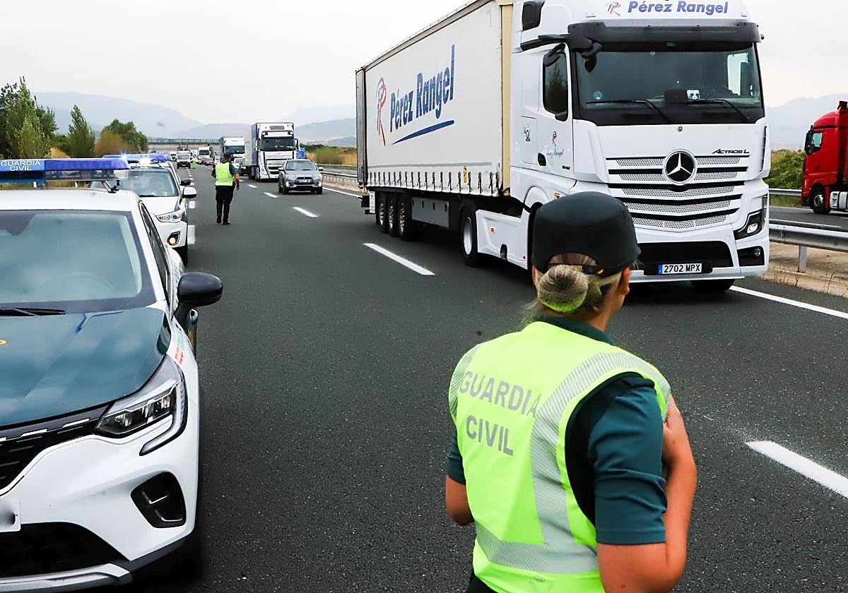 Fuga de gas natural licuado provoca corte total de la autovía A-66 en Salamanca y genera importantes retenciones