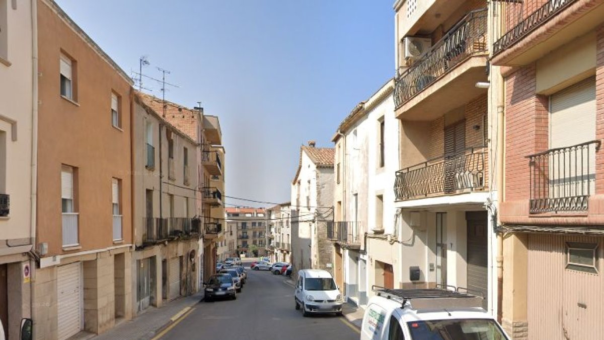Un atropello desencadena una pelea en plena calle en Bellpuig