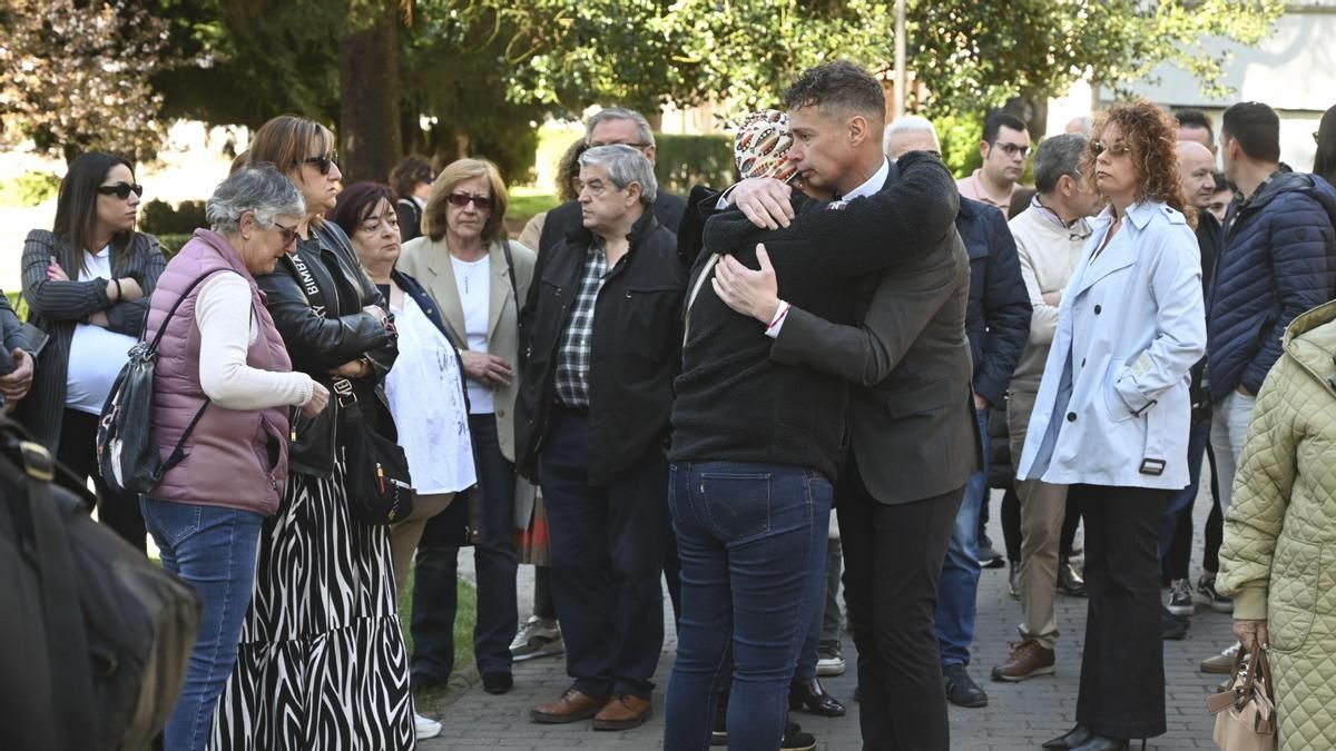 Homenaje en Villablino un año después a los cinco mineros muertos en accidente en la mina de Cerredo.
