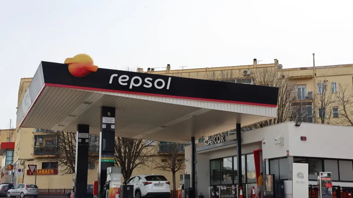 Investigan atraco a punta de pistola en gasolinera de Els Mangraners