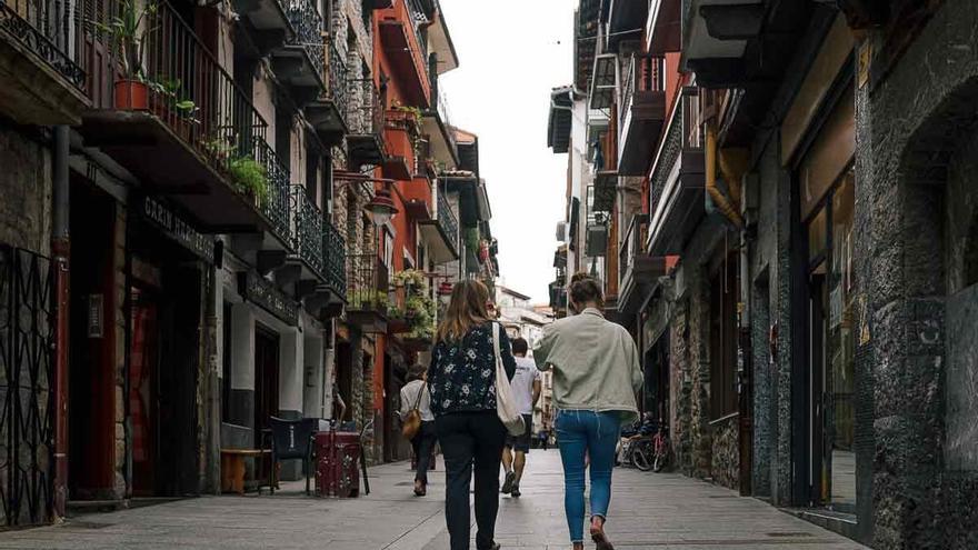 Roban más de 2.000 euros en material de una tienda de deporte en Hernani