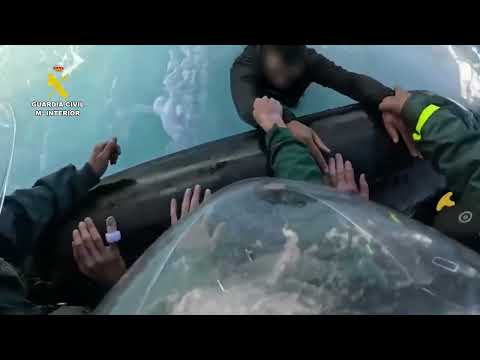 La Guardia Civil intercepta una narcolancha y detiene a cuatro personas con casi 5.000 kg de hach&iacute;s