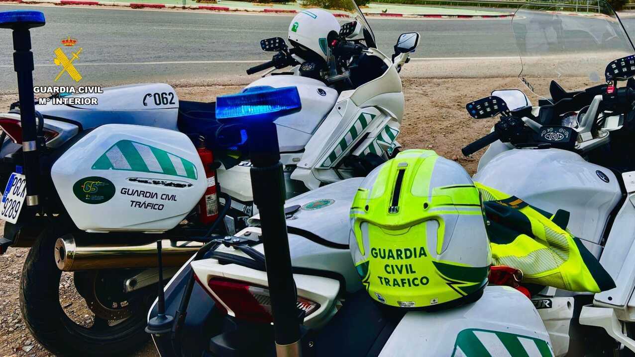 Investigan a un motorista en Valverde con una moto sin papeles y matrícula falsa