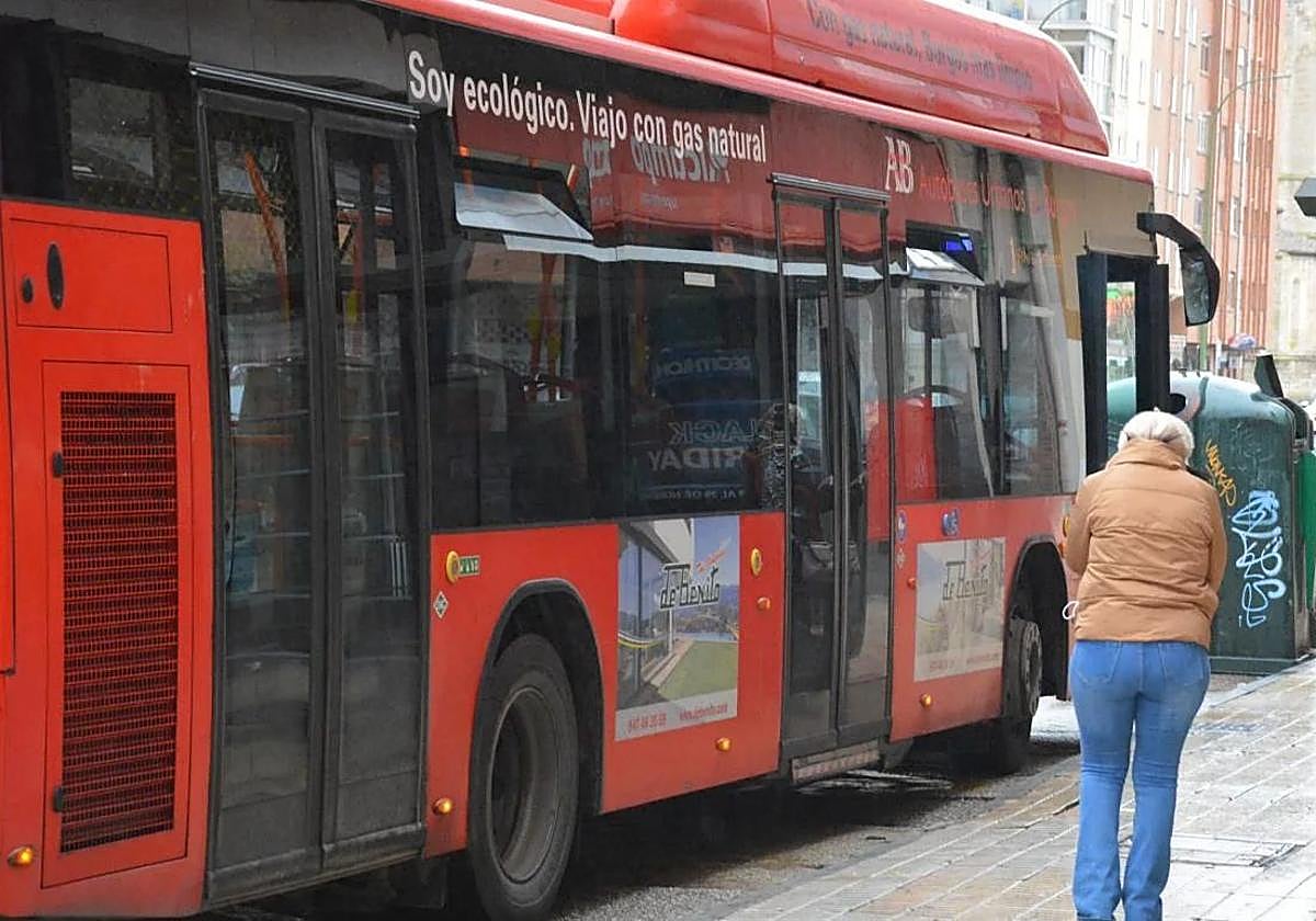 La Policía Nacional investiga varios hurtos cometidos en autobuses urbanos de Burgos