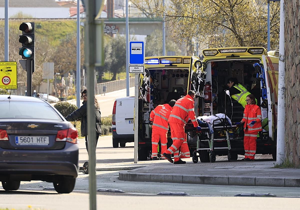 Un motorista herido tras una caída en la Glorieta de Leonardo Da Vinci