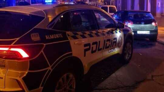 Tres incidentes en una tarde en Almonte: violencia de género, reyerta y enganche ilegal a la luz