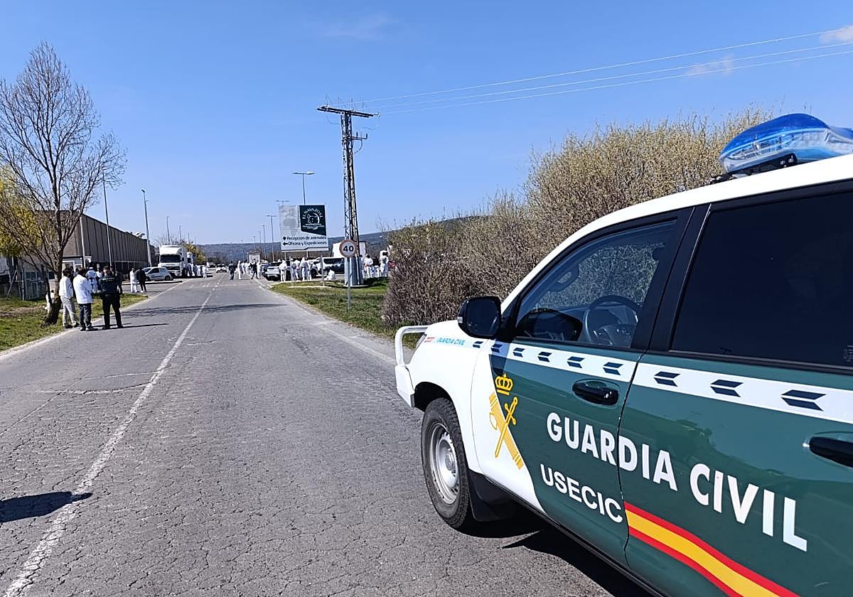 Reabierta la A-66 tras permanecer doce horas cortada por una fuga de gas en un pueblo de Salamanca