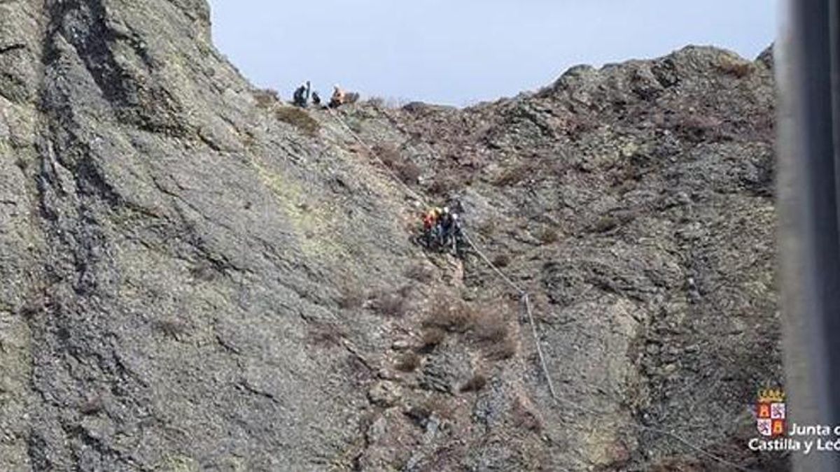 Rescatan a tres escaladores en apuros en el Pico Mirador de Boca de Huérgano