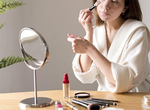 Suspendido curso de auto-maquillaje para mujeres víctimas de violencia de género en Pinto por amenazas