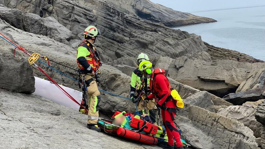 Muere al caer por un acantilado en Alicante cuando intentaba recuperar sus gafas