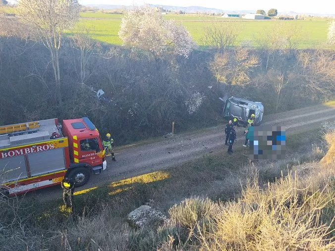 Tres heridos en accidente de tráfico en la carretera de Huerrios
