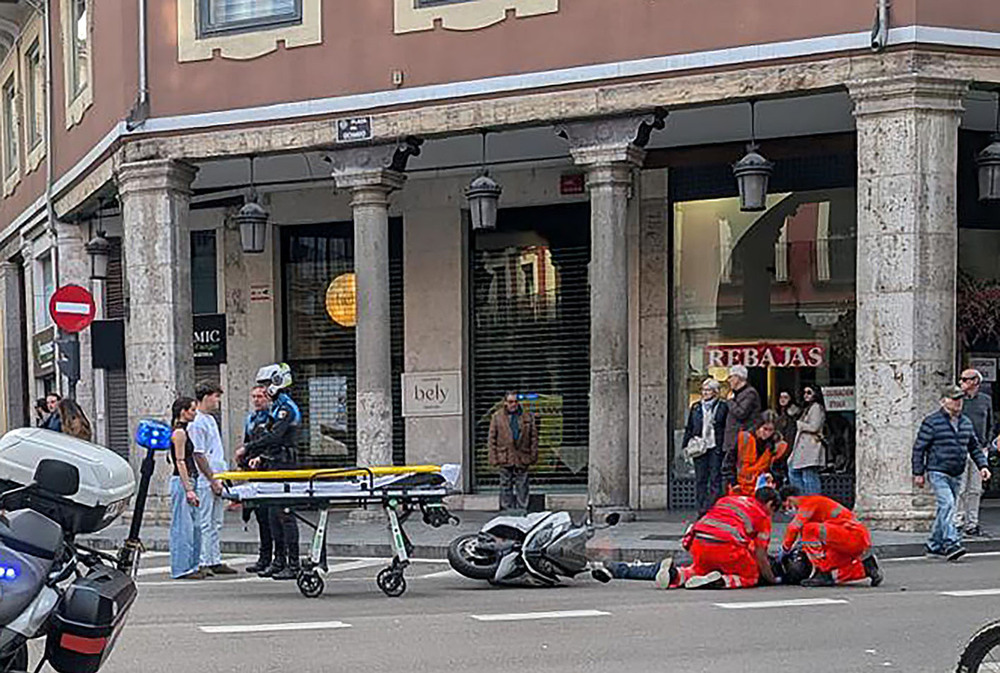 Herido un motorista en un accidente con un coche en el centro