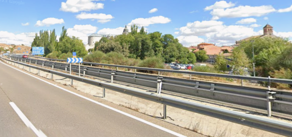 Herido un motorista tras caerse en la A-62 en Simancas
