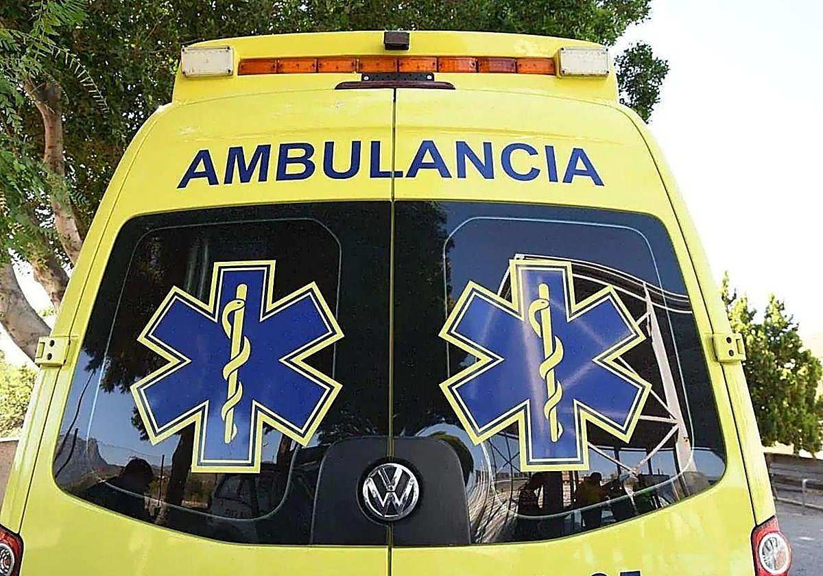 Atrapado y herido un hombre al salirse y volcar con su coche en una carretera de Burgos