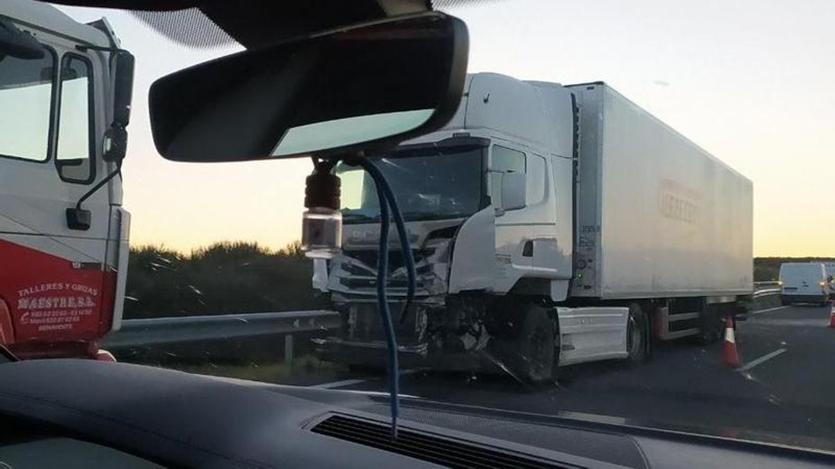 Accidente de camiones en la autovía León-Burgos deja al menos un herido y provoca importantes retenciones