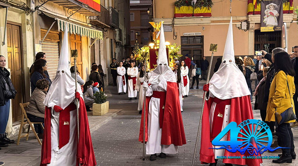 Dos policías nacionales vestidos de nazareno detienen a un fugitivo en Abarán