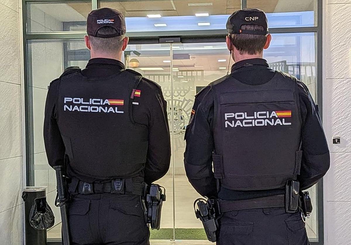 Agentes de la Policía Nacional salvan a mujer atragantada en Miranda de Ebro
