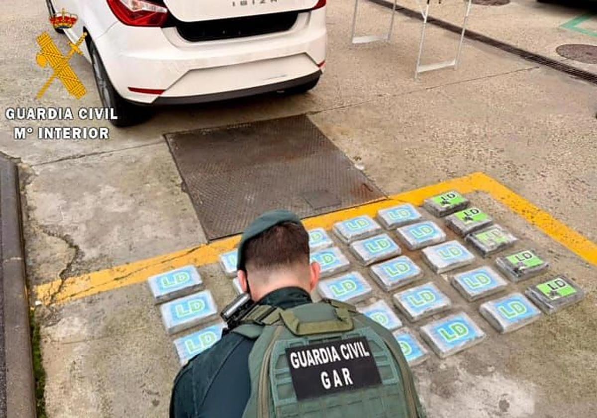 Agentes del GAR desarticulan red de narcotráfico en el norte de España: interceptan 35 kilos de cocaína en coche manipulado