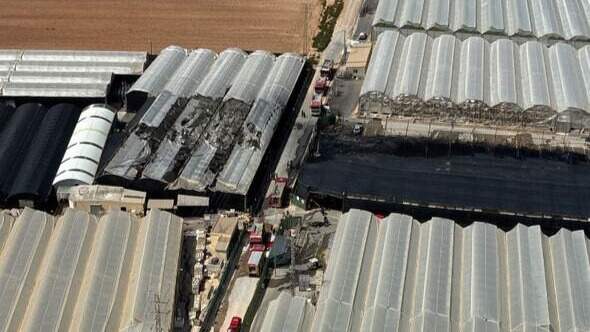 Extinguido el incendio en un almacén de semilleros en la pedanía de Lo Romero, en San Pedro de Pinatar