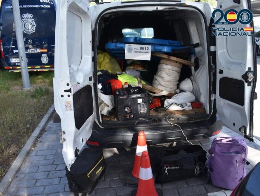 Cinco detenidos robando cable de cobre a plena luz del día