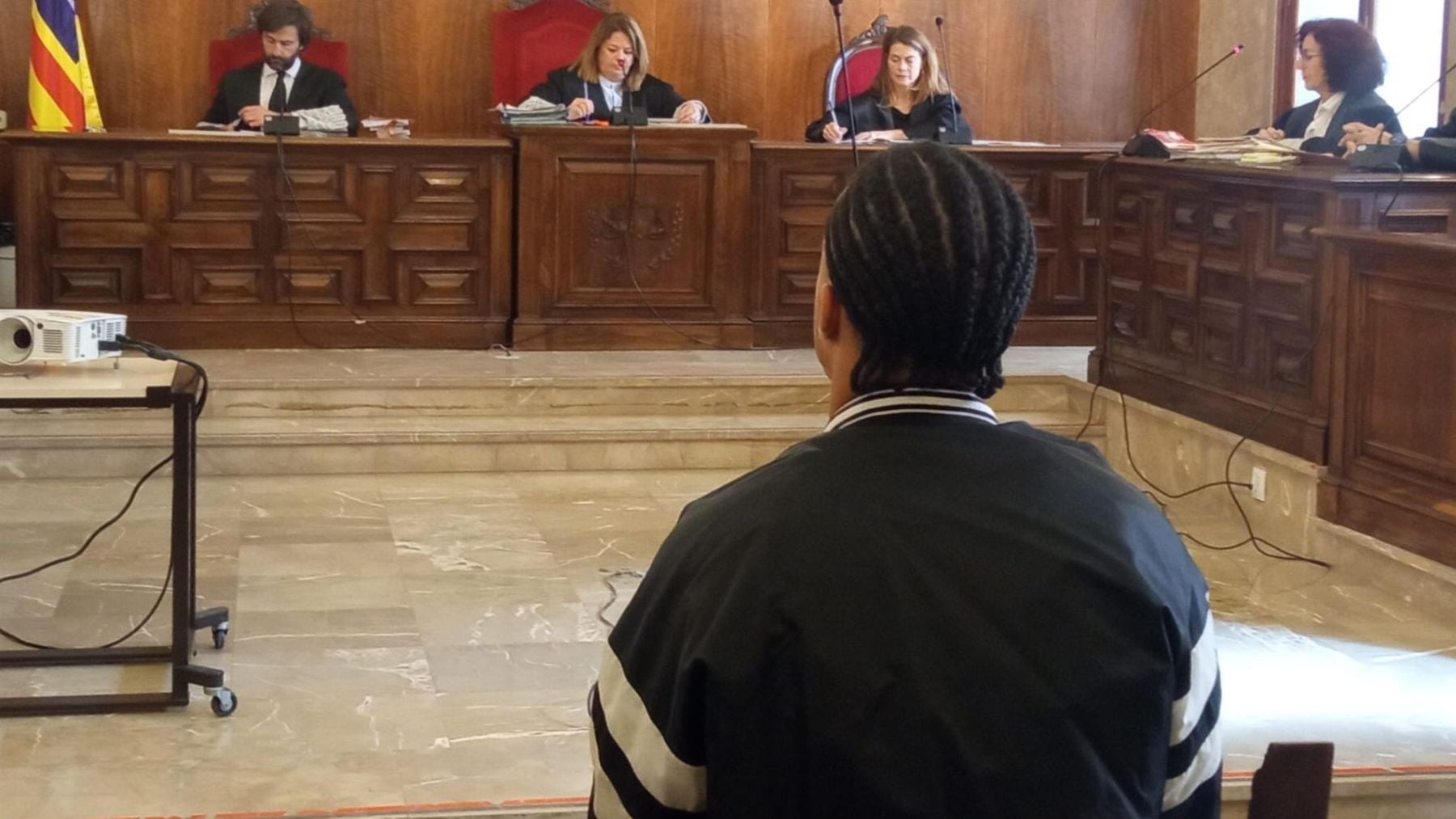 Colombiano ilegal condenado a prisión por intentar matar a su pareja en Mallorca