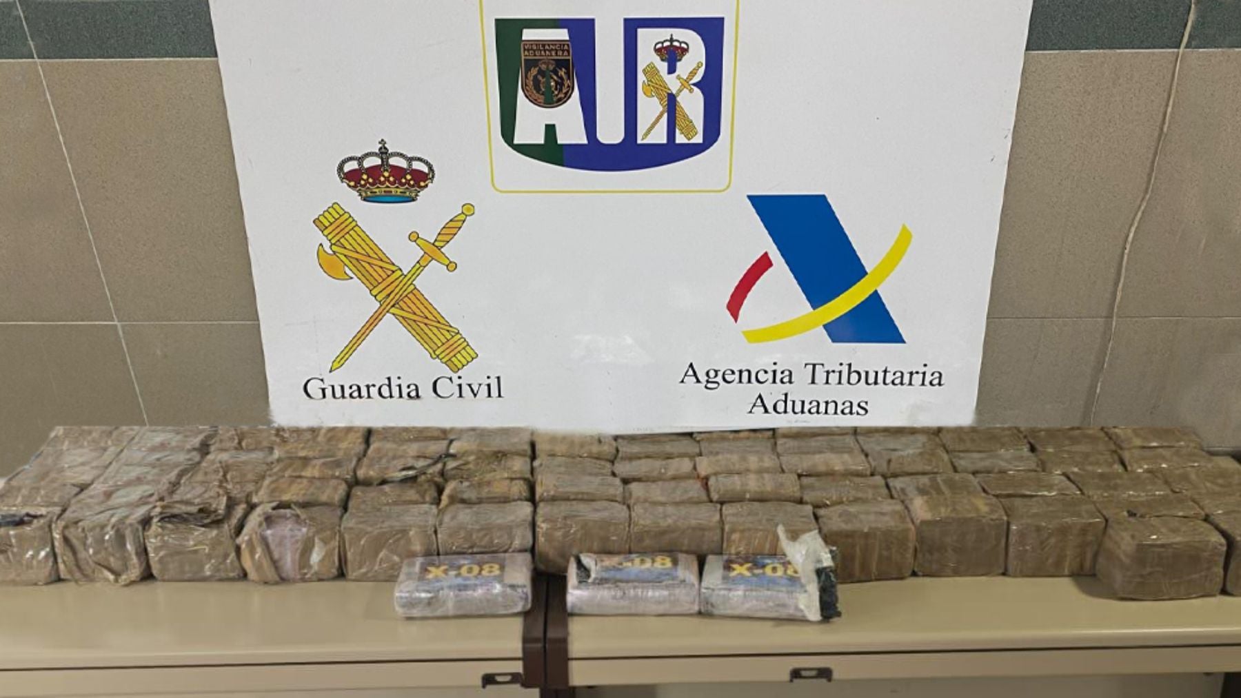 Desarticulada red de envío de drogas camufladas en paquetes en Palma: 72 kilos de hachís y tres kilos de cocaína incautados