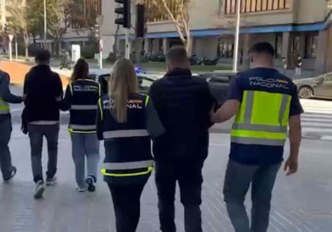 Desarticulado grupo criminal en Sabadell que explotaba a trabajadores sudamericanos como soldadores