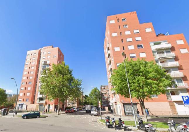 Desarticulan red de narcopisos en Sant Martí de Barcelona: cinco detenidos y armas incautadas
