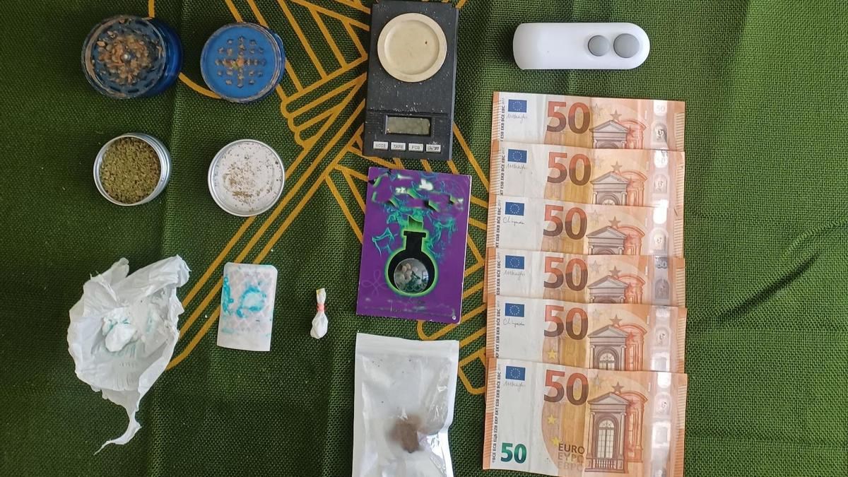 Detenida una mujer en Valencia de Don Juan por vender droga y tener enganchada la luz en su casa.
