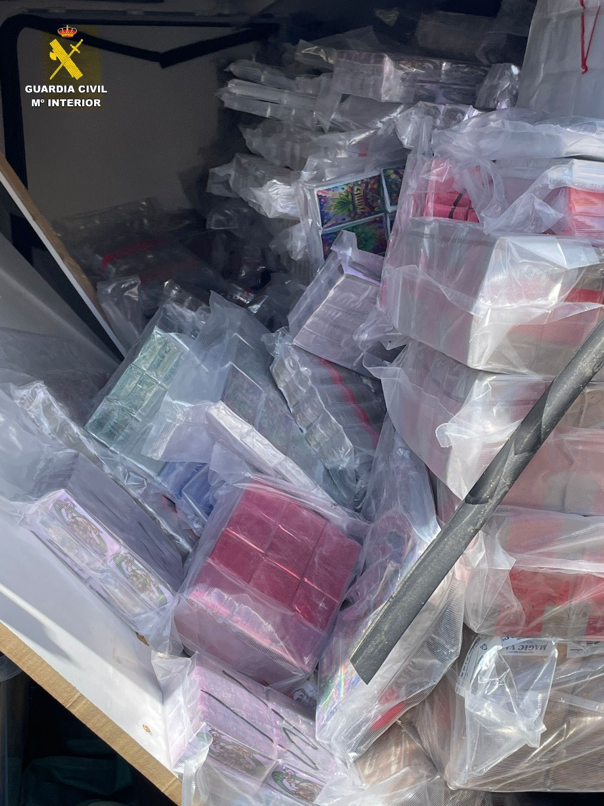 La Guardia Civil interviene 800 kilogramos de hachís ocultos en una autocaravana