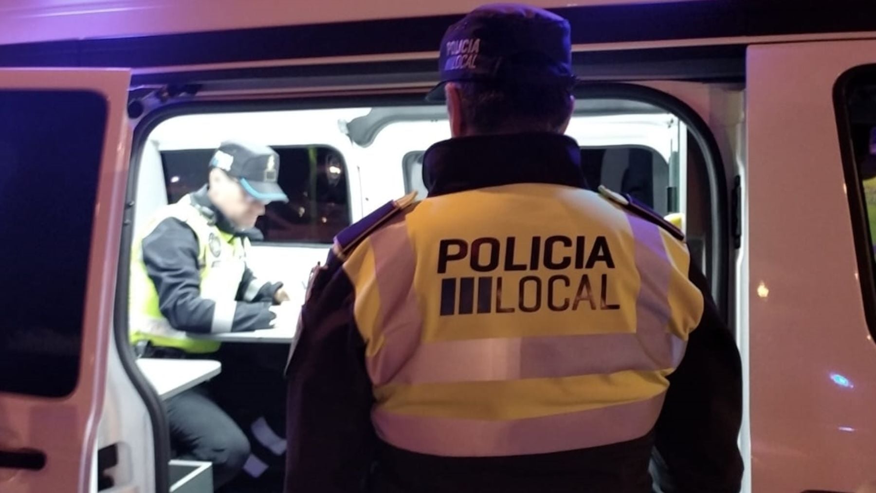Un conductor desata el pánico en Palma: circula en sentido contrario y acaba agrediendo a los policías
