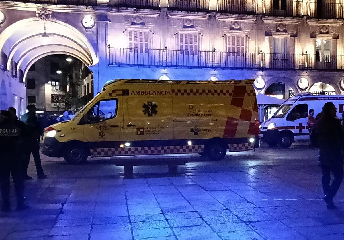 Detenido por homicidio en grado de tentativa tras acuchillar a otro joven en la Plaza Mayor de Salamanca