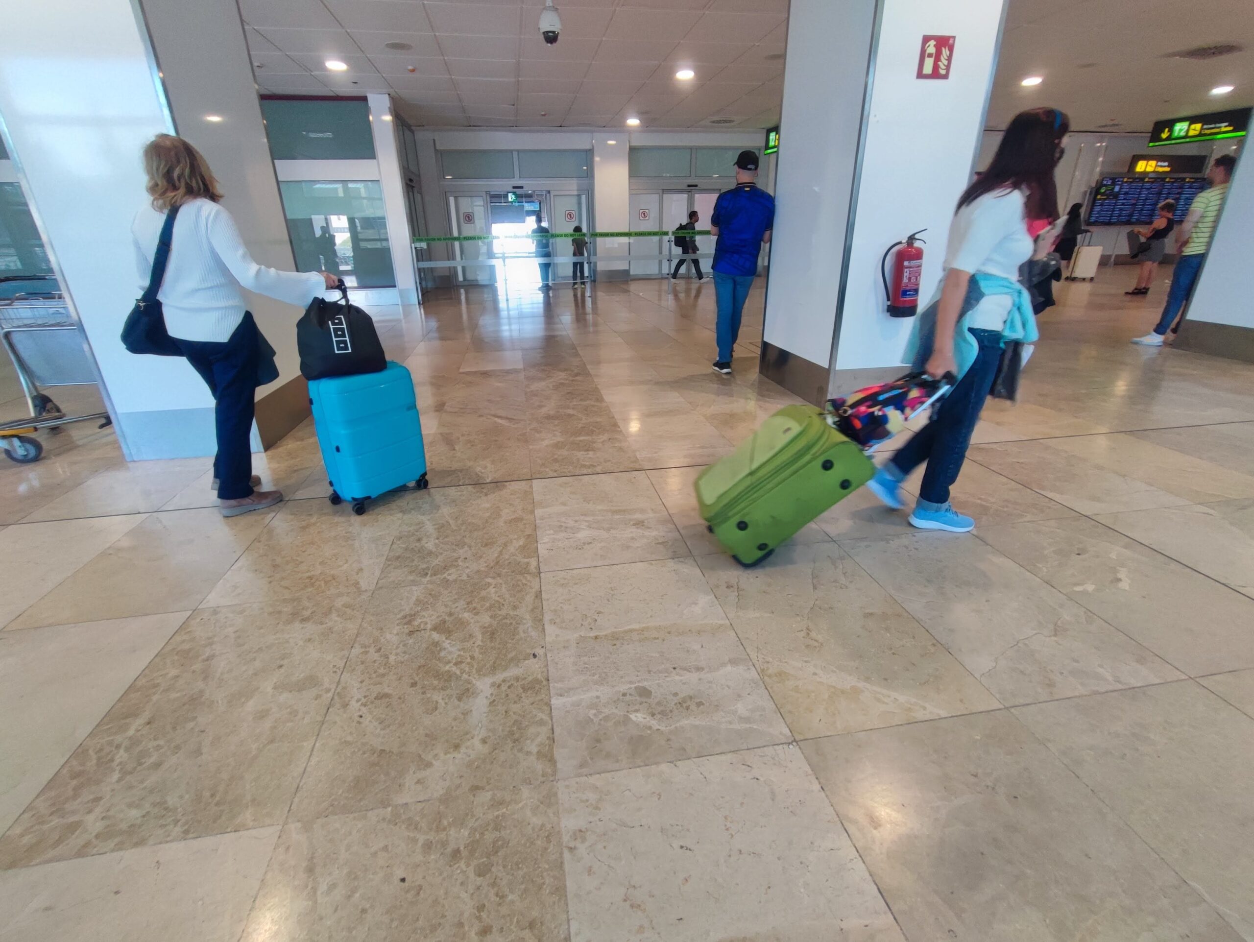 Detenidos en Barajas por transportar su equipaje impregnado en cocaína