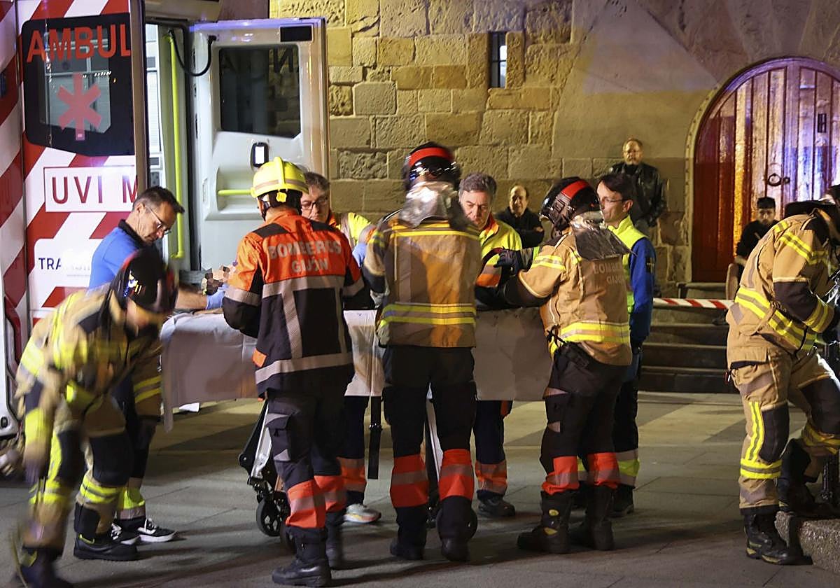 Exitoso rescate de joven caída al pozo de la Barquera en Gijón
