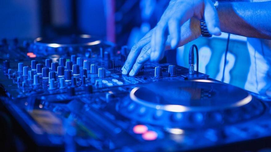 Piden 8 años de prisión a un portero de discoteca por abusar de una menor en el lavabo