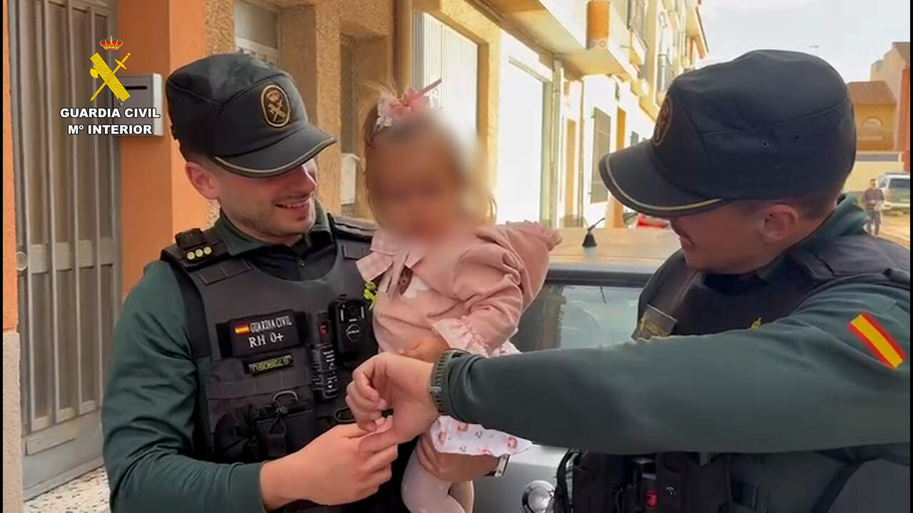Dos agentes fuera de servicio salvan la vida a una bebé de 16 meses que se encontraba en parada cardiorrespiratoria