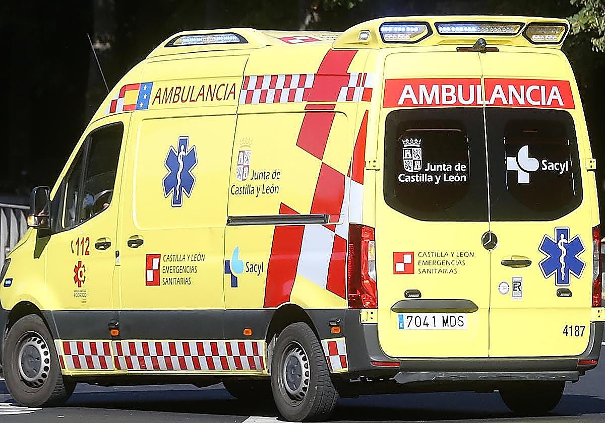 Herido en la cabeza y la pierna el conductor de un camión tras volcar en la provincia de Burgos