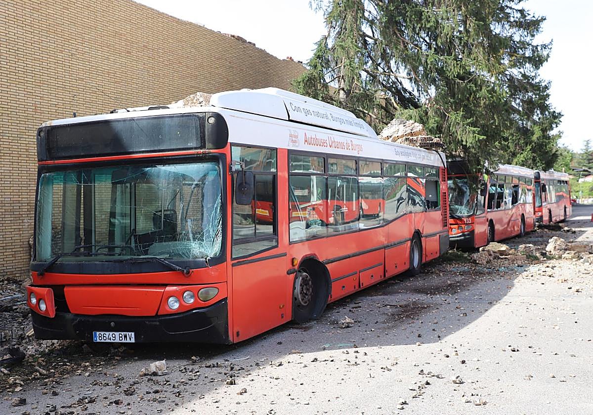 Los trabajadores de los autobuses urbanos de Burgos, a la expectativa tras el incendio